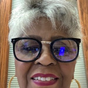 Meet your Posher, Myra